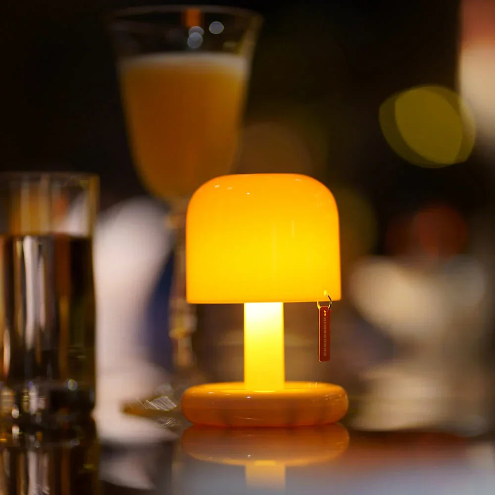 Sunset Glow: Portable Projection Lamp for Ambiance