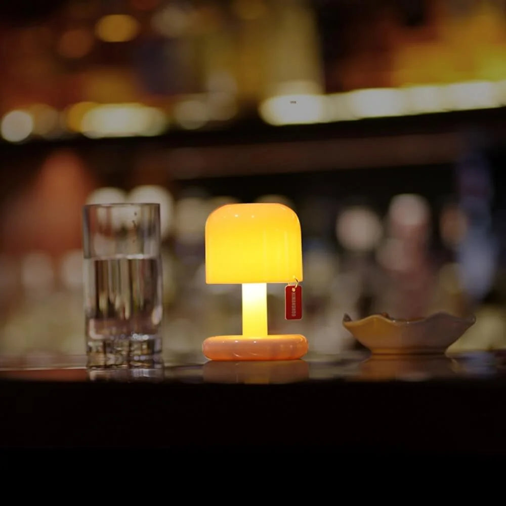 Sunset Glow: Portable Projection Lamp for Ambiance