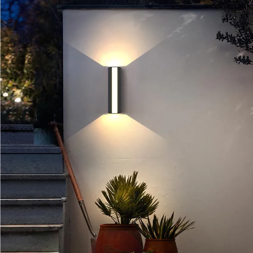 Illuminating Exterior LED Wall Light