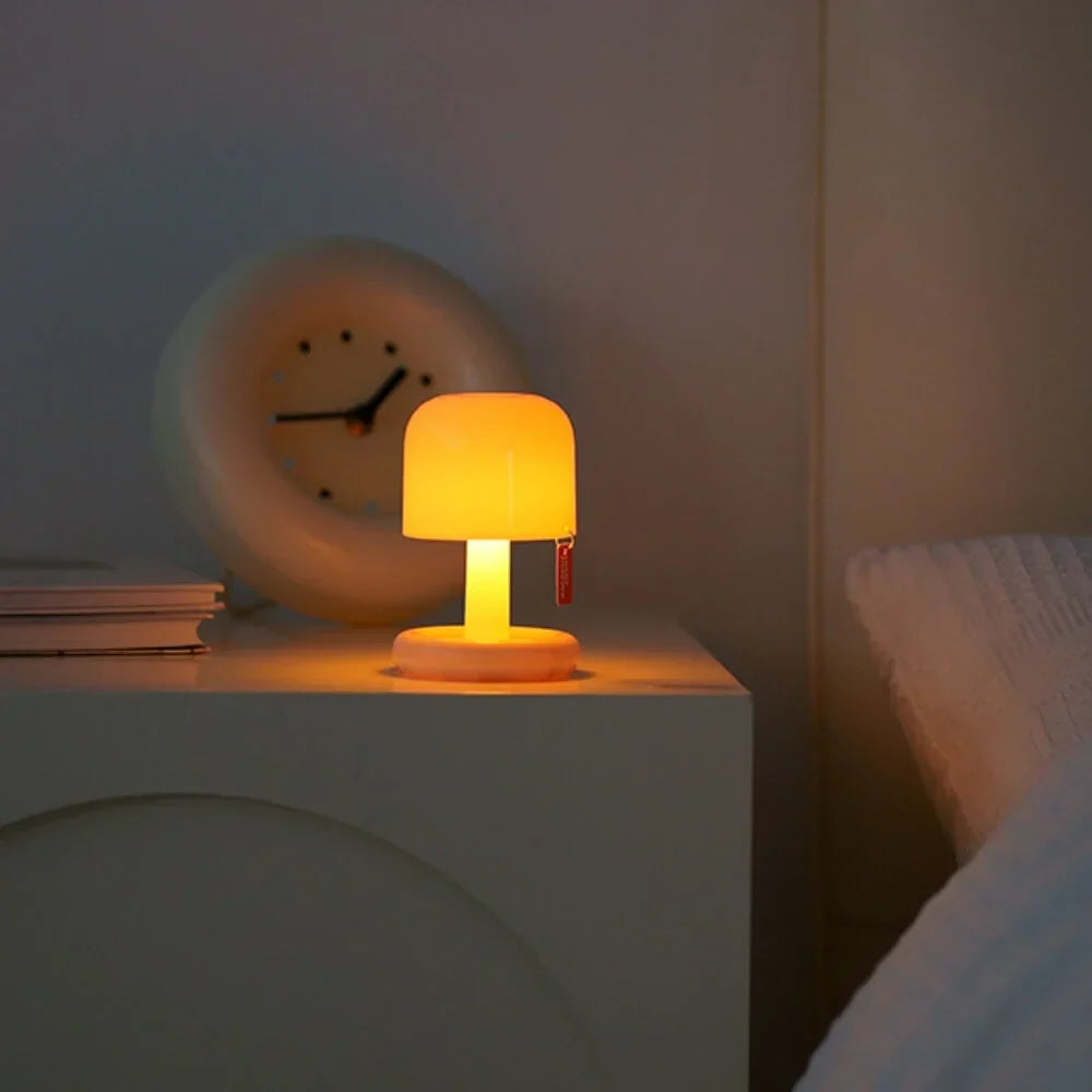 Sunset Glow: Portable Projection Lamp for Ambiance