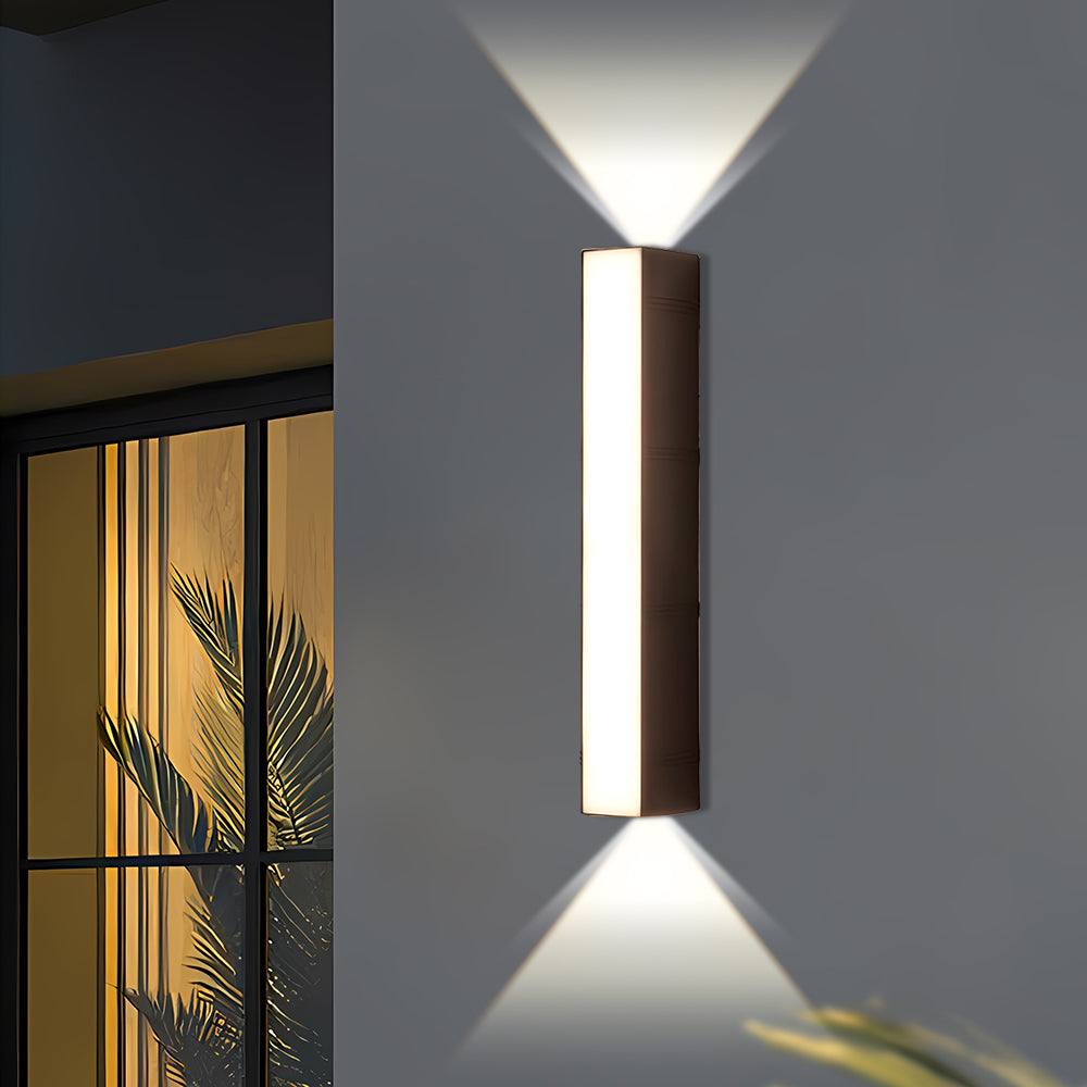 Illuminating Exterior LED Wall Light