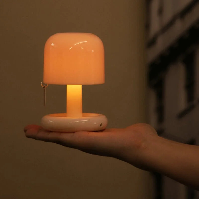 Sunset Glow: Portable Projection Lamp for Ambiance